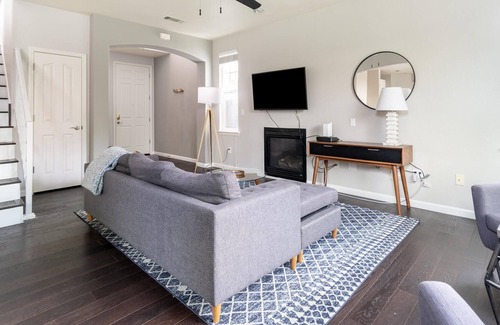 San Ramon Casa | Beautiful 4BR House in San Ramon w/ Office