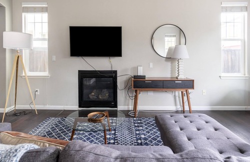 San Ramon Casa | Beautiful 4BR House in San Ramon w/ Office