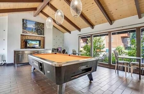 Tahoe Meadows Cabina | Beautiful 5 Bedroom Cabin - 3 Peaks Preferred Rate