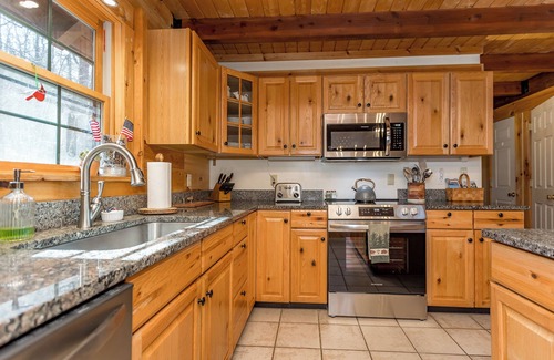 Massanutten Cabina | Beautiful 5-Bedroom Cabin Heart of Massanutten - NEW!