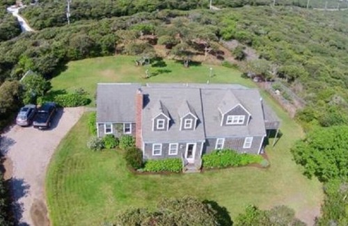 Tom Nevers Casa | Gilligan's Island - ¡Hermosa casa amigable para perros 5BR en Tom Nevers!