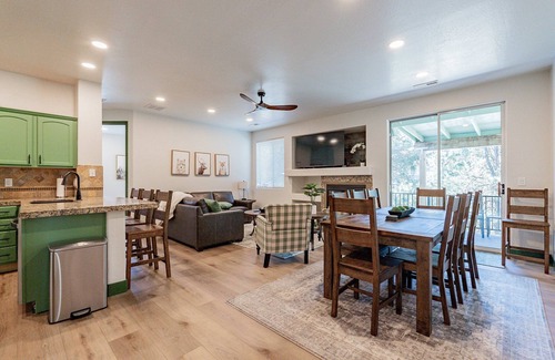 Ponderosa Trails Casa | Beautiful 5 Bedroom Flagstaff Home w/ Private Spa