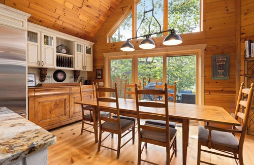 Crosslake Cabina | Beautiful 5-bedroom house in Enchanting Crosslake -Pontoon Incl with 7 day stay!