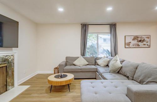Sherman Oaks Casa | Beautiful 5 bedroom sleeps16 pool Universal
