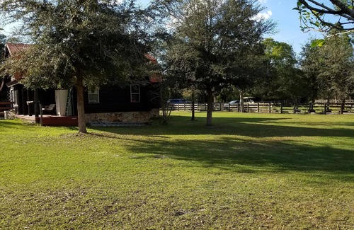 St. Cloud Cabina | Hermosa cabaña de 5 dormitorios en 100 acres con piscina, cerca de Orlando