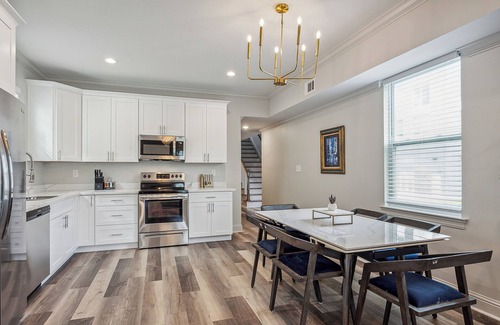 Tulane - Gravier Casa | Beautiful 5 Bedroom 5 en suite Bath luxury home by the Superdome