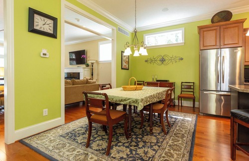 Northeast South Bend Casa | Beautiful 5 bedroom home, walk to campus and Eddy Street Commons
