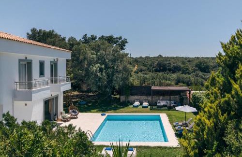 Filaki Villa | Beautiful 5bedroom villa big pool, close to beach!