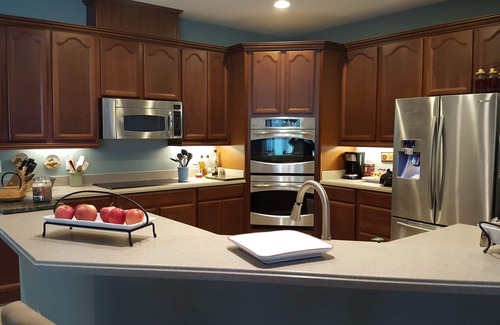 Plymouth Casa | Grandes grupos de bienvenida, CERCA de Wekiva Springs, Orlando, Disney, Universal & Antiques.