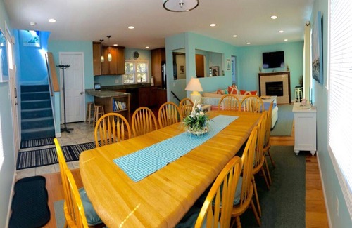 Buzzards Bay Casa | Hermosa 5BR Cape Cod Beach Front Modern Home w / Gorgeous Panoramic Water Views