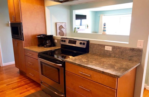 Buzzards Bay Casa | Hermosa 5BR Cape Cod Beach Front Modern Home w / Gorgeous Panoramic Water Views