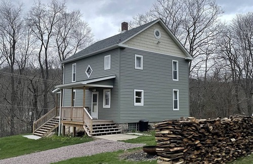 Jefferson Township Casa | Beautiful 5br home - close to ski resorts!