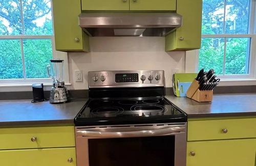 Wellfleet Casa | Beautiful 6 BD/3BA Private Historic Home in Pastoral Setting