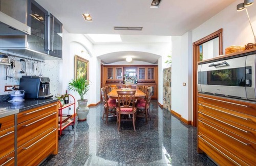 Ospedaletti Villa | Beautiful 8 bedroom Villa overlooking the Ligurian sea