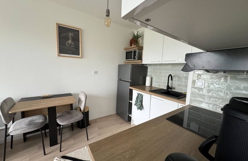 Blainville-sur-Orne Apartamento | Beautiful appt with balcony in Blainville-sur-Orne