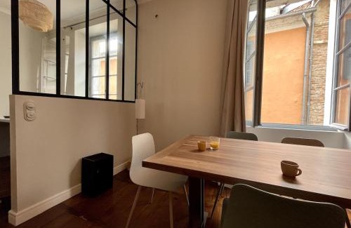 Cahors Old Town Apartamento | Beautiful accommodation - Hypercentre Marketplace