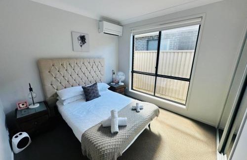 Austral Casa | Beautiful Air Austral with AC and built-in wardrobe