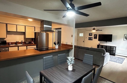 Bayshore - Klatt Apartamento | Beautiful Alaskan 2 Bedroom