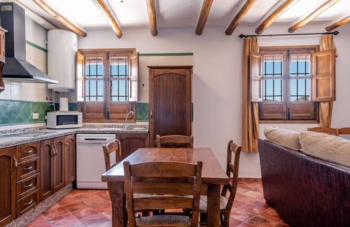 Las Lagunillas Cabaña | Preciosa casa andaluza del siglo XVIII situada entre olivares. Hasta 30+personas