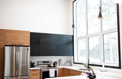 Reynolds Cabina | Beautiful and Bright Riverfront Cabin