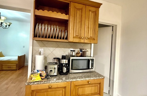 Bayonne Apartamento | Beautiful and cozy department. Pet friendly.