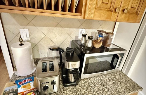 Bayonne Apartamento | Beautiful and cozy department. Pet friendly.