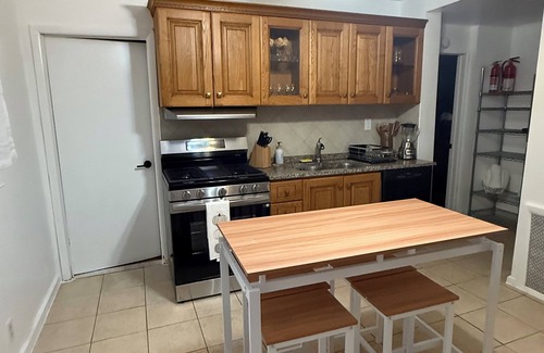 Bayonne Apartamento | Beautiful and cozy department. Pet friendly.