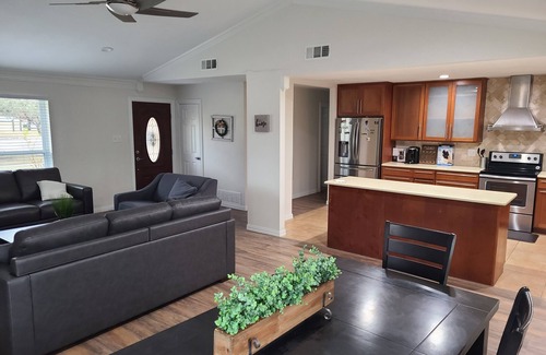 Northeast Carrollton Casa | Beautiful and Cozy Home Across Street from Park