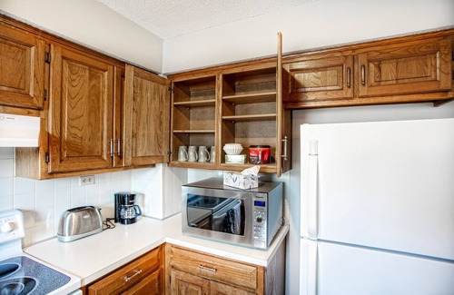 Olathe Casa | Beautiful and Cozy Olathe Home. Family friendly with King Bed