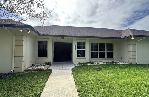 Fort Pierce Casa | Beautiful and fully furnished House in Ft. Pierce FL