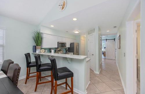 Pawleys Island Apartamento | Beautiful and modern 3 BR Condo in True Blue!