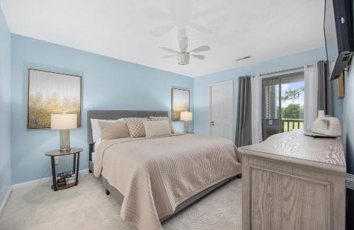 Pawleys Island Apartamento | Beautiful and modern 3 BR Condo in True Blue!