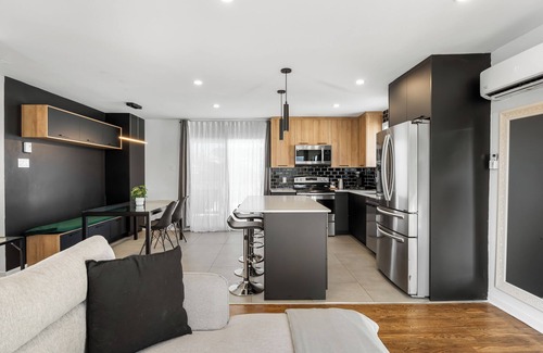 Lafleche Casa | Beautiful and renovated house near Montreal and next to everything you need