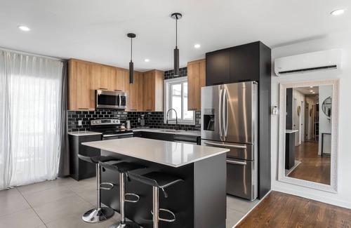 Lafleche Casa | Beautiful and renovated house near Montreal and next to everything you need