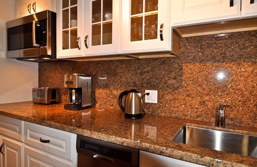 Monterey Heights Apartamento | Beautiful and spacious Mediterranean style private studio