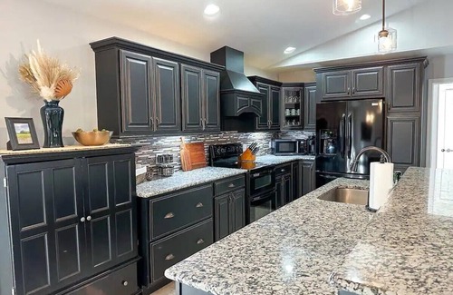 Waynesville Casa | Beautiful and Spacious 5-bedroom home in Waynesville-Close to Fort Leonard Wood