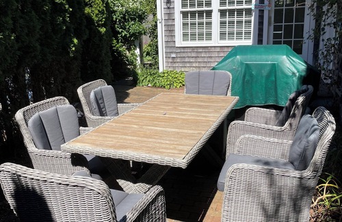 Nantucket Casa | Beautiful and spacious family friendly home close to town and beaches.