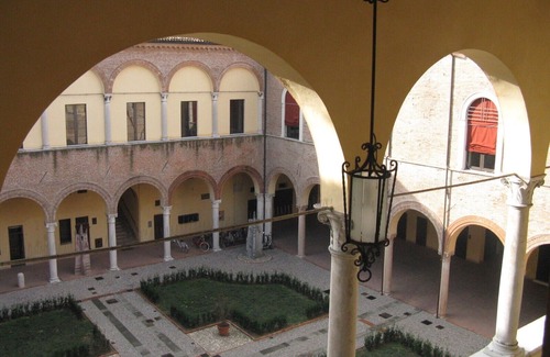 Addizione Erculea Apartamento | Precioso y amplio apartamento, con plaza de garaje, en un antiguo palacio en el centro de la ciudad.