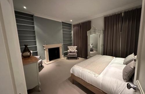 Chelsea Riverside Casa | Beautiful and spacious room in Chelsea