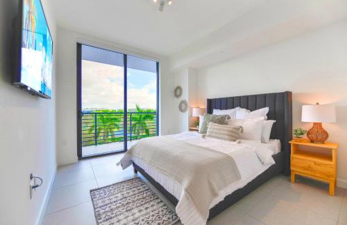 Doral Apartamento | Beautiful and Stylish Condo Close The Doral Park