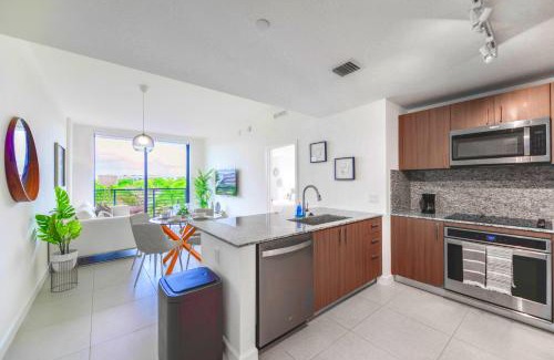 Doral Apartamento | Beautiful and Stylish Condo Close The Doral Park