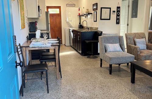 Griffin Heights Casa | Beautiful and Very Clean Remodel! Close to FSU, Down Town Area and Restaurants