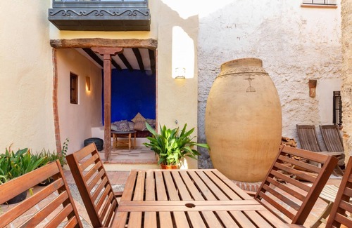 Pinos del Valle Villa | Preciosa Casa Andaluza con piscina barbacoa