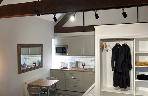 Northampton Apartamento | Beautiful Annex in Old Barn with King Size Bed, Ensuite, Kitchen and Dining Area