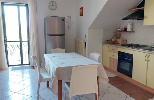 Santa Cesarea Terme Apartamento | Precioso apartamento cerca del mar con jardín y terraza con vistas.