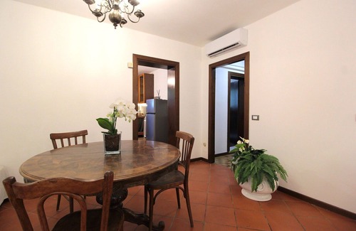 Borso del Grappa Apartamento | Hermoso apartamento para 6 personas con A/C, WIFI y patio