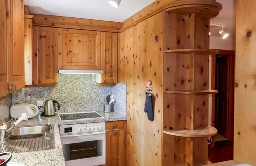 Sils-Maria Apartamento | Bonito apartamento para 4 personas con WIFI, TV, balcón, mascotas permitida y aparcamiento