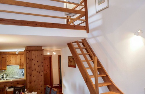 Sils-Maria Apartamento | Bonito apartamento para 4 personas con WIFI, TV, balcón, mascotas permitida y aparcamiento