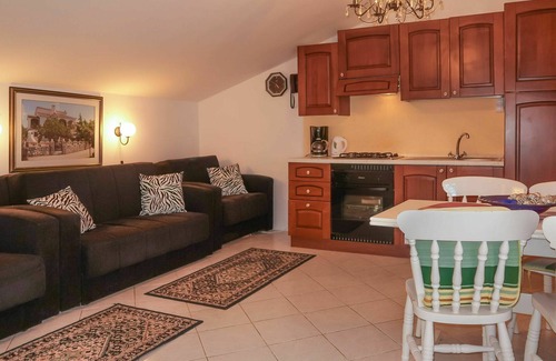 Skrbcici Apartamento | Bonito apartamento para 6 personas con WIFI, A/C, TV, patio y aparcamiento