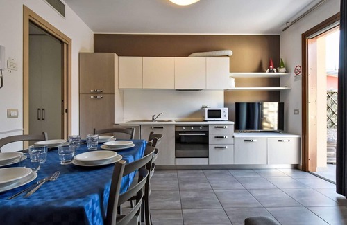 Monasterolo del Castello Apartamento | Acogedor apartamento para 6 personas con WIFI, A/C, piscina, TV y terraza
